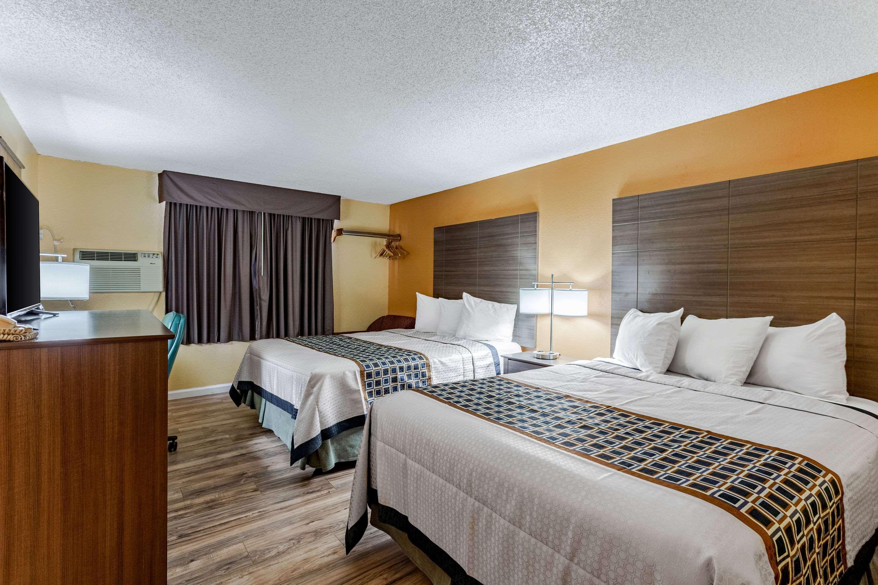 Rodeway Inn Фармингтън Екстериор снимка