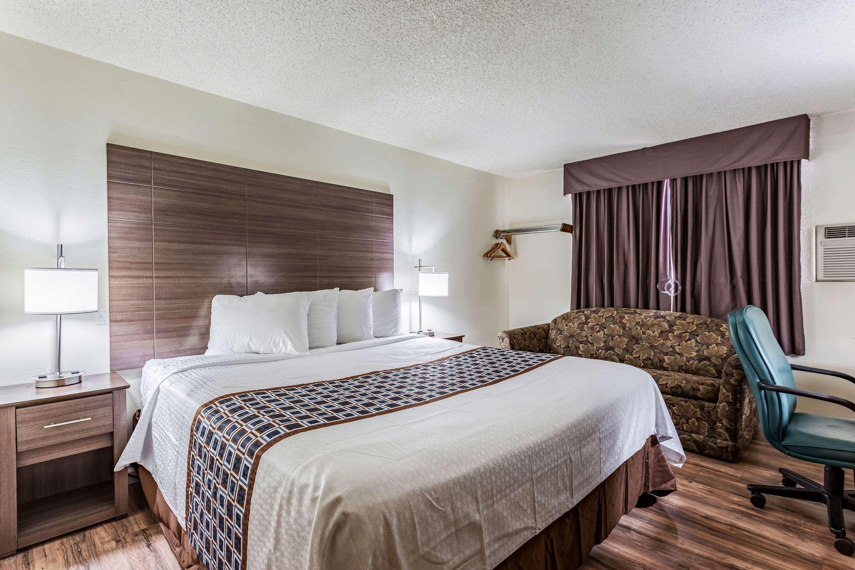 Rodeway Inn Фармингтън Екстериор снимка