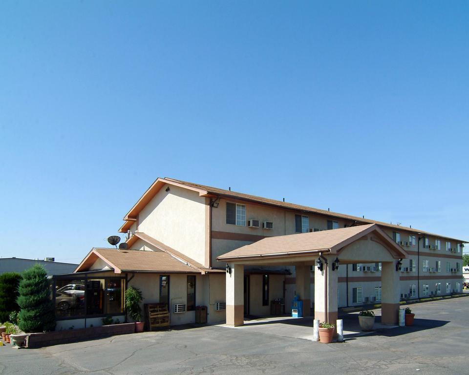 Rodeway Inn Фармингтън Екстериор снимка