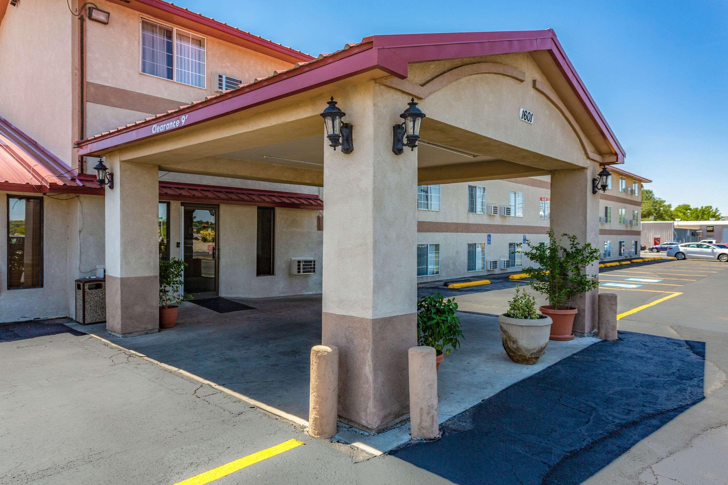 Rodeway Inn Фармингтън Екстериор снимка
