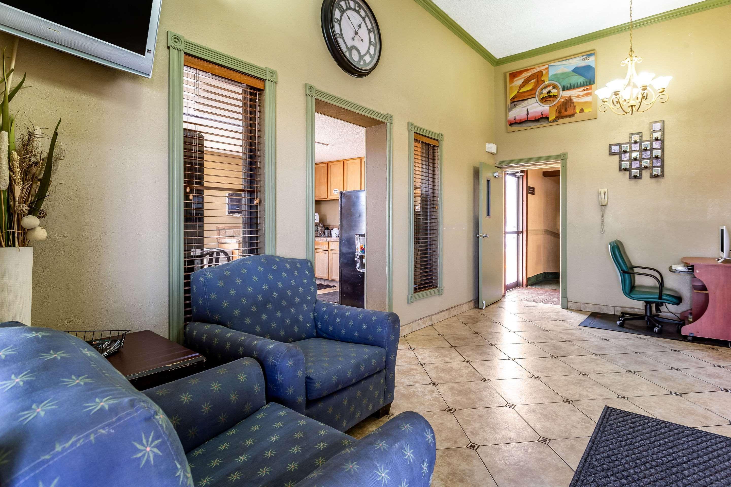 Rodeway Inn Фармингтън Екстериор снимка