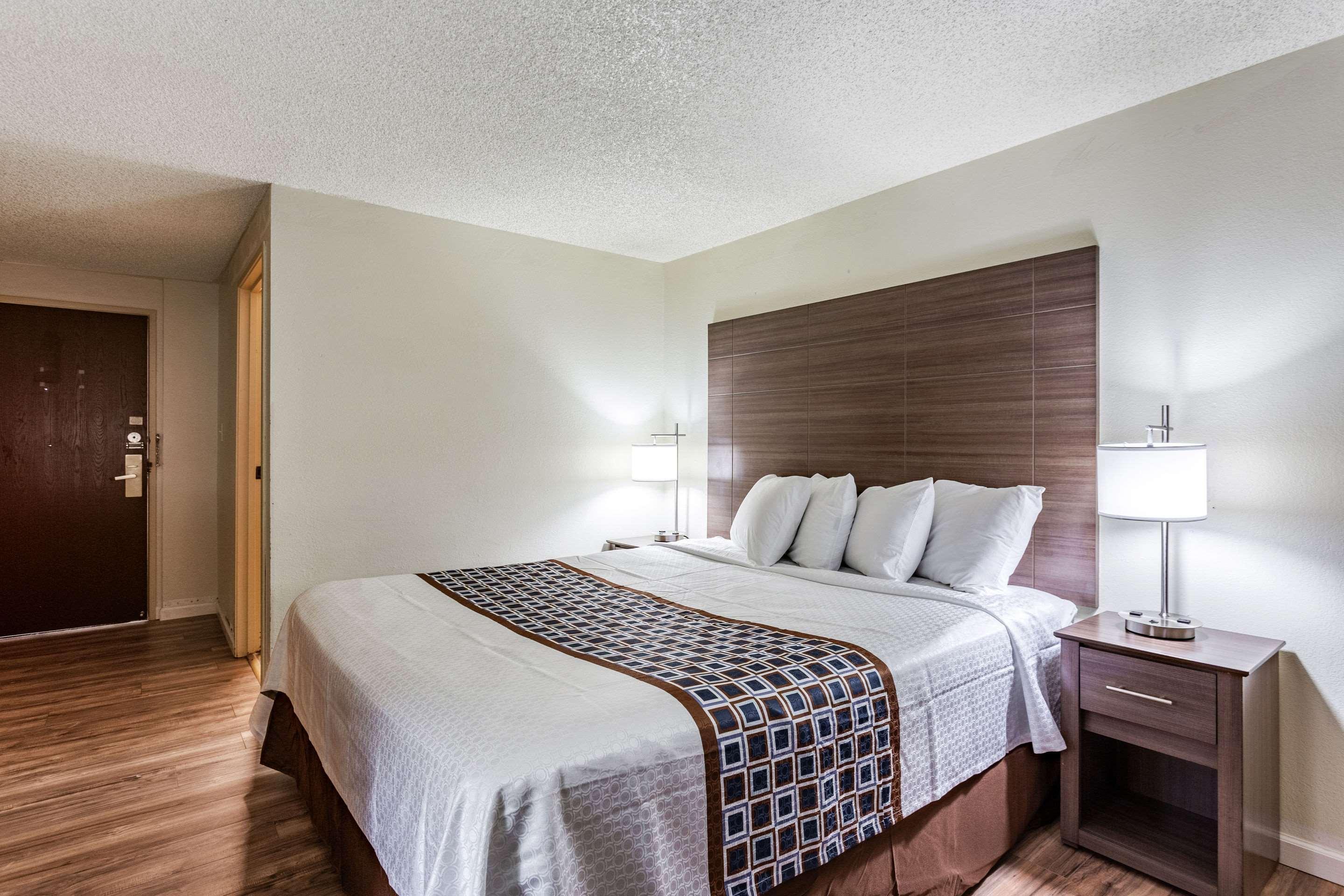 Rodeway Inn Фармингтън Екстериор снимка
