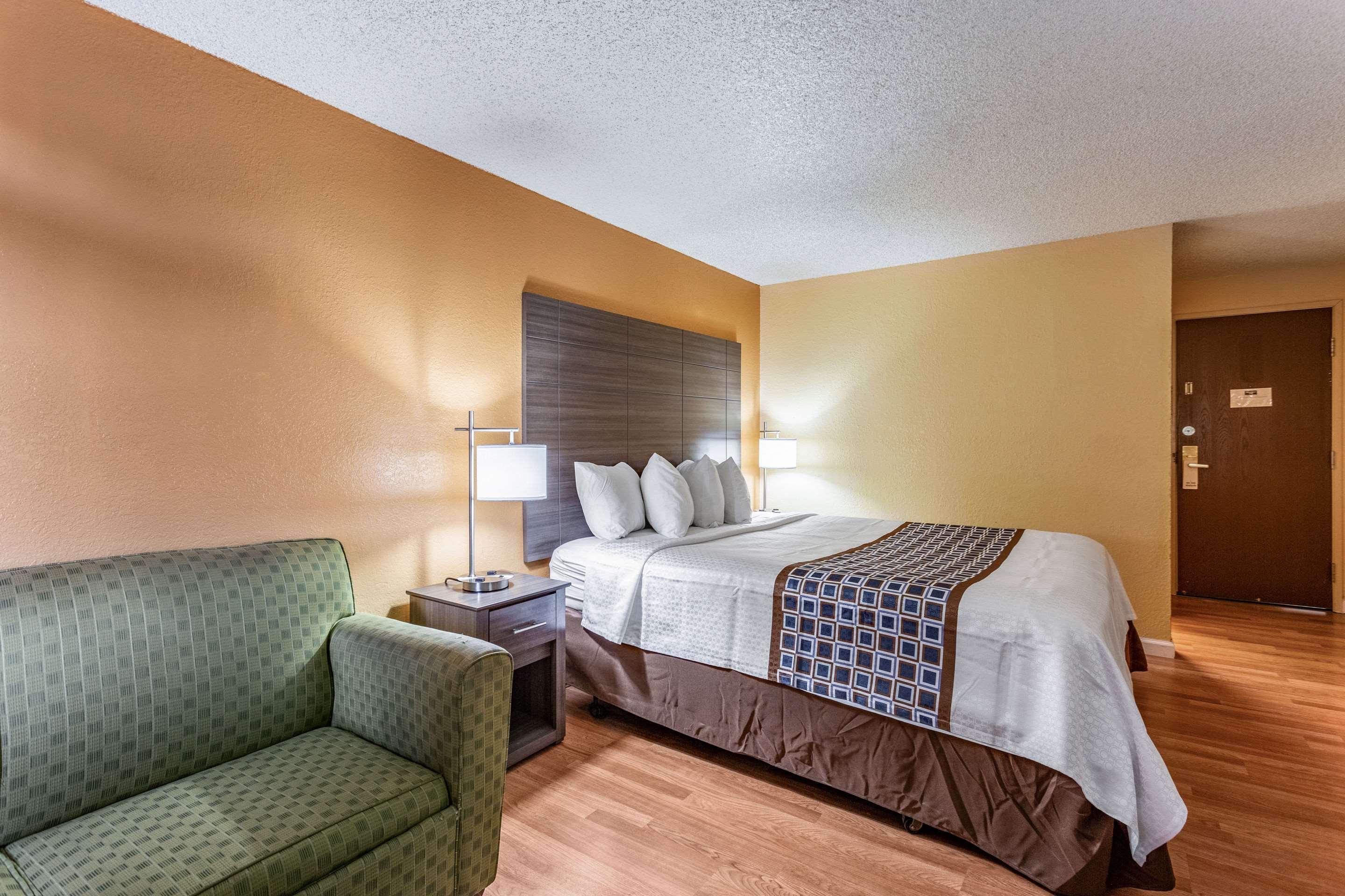 Rodeway Inn Фармингтън Екстериор снимка