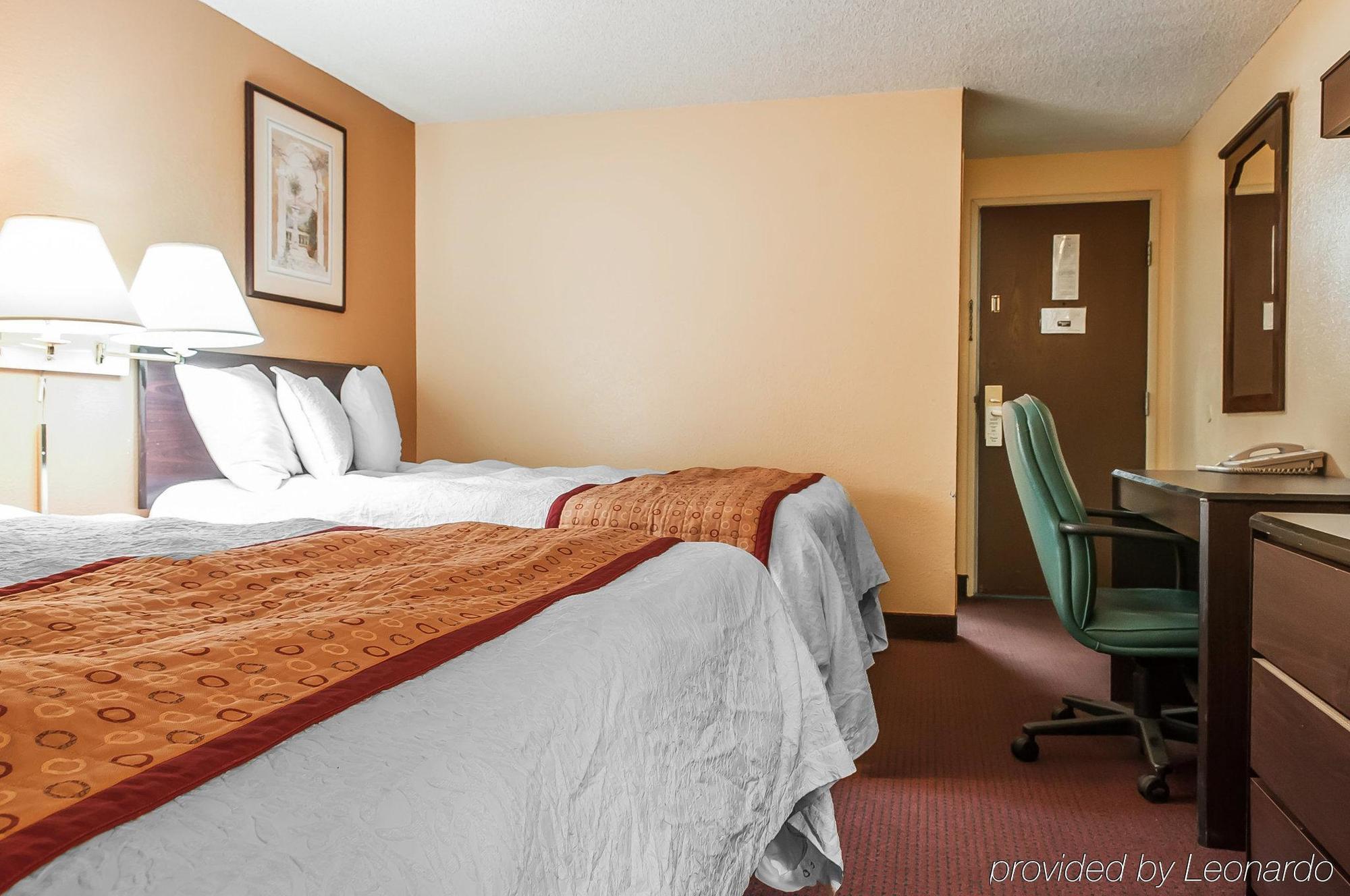 Rodeway Inn Фармингтън Екстериор снимка