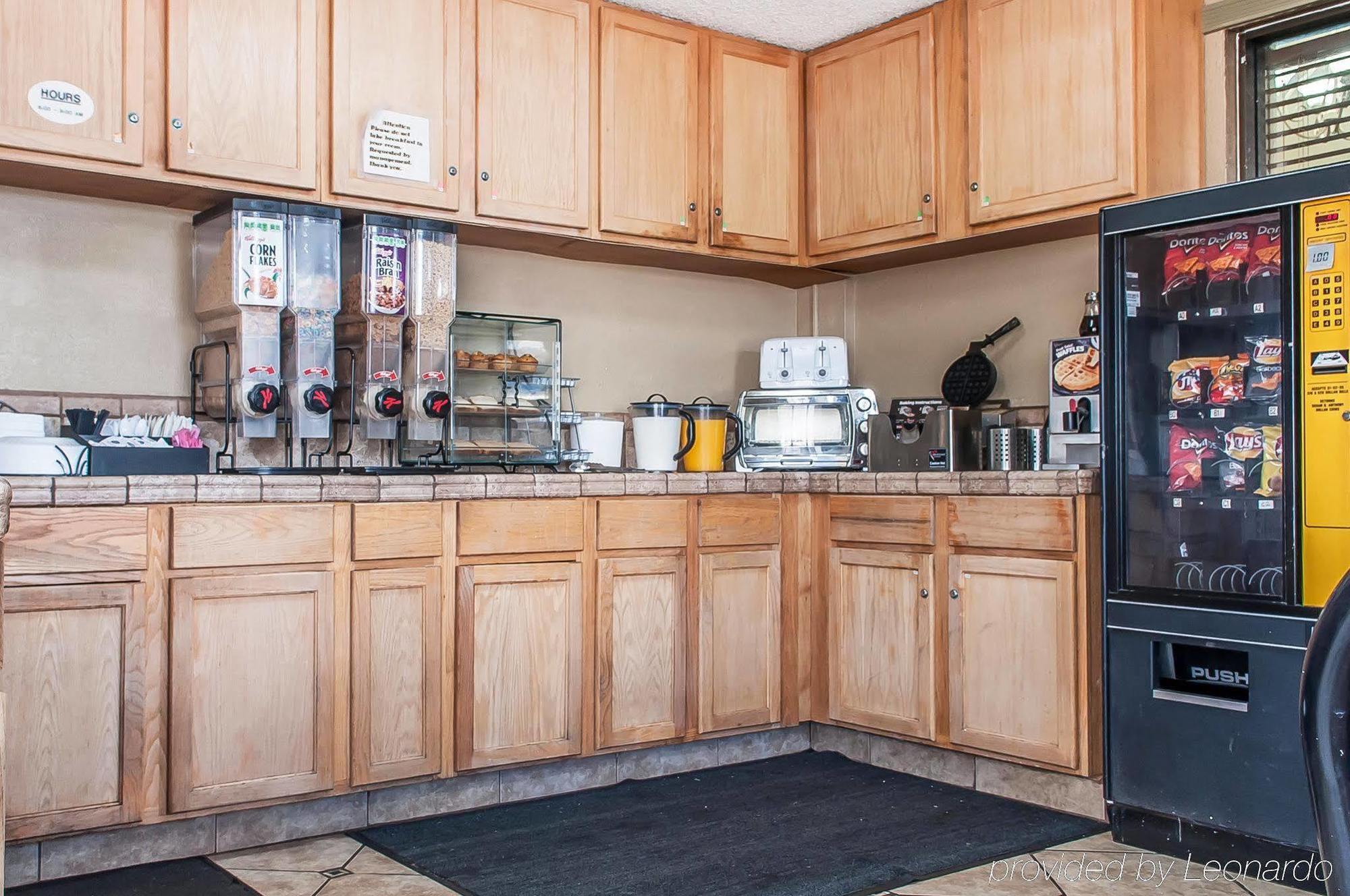Rodeway Inn Фармингтън Екстериор снимка
