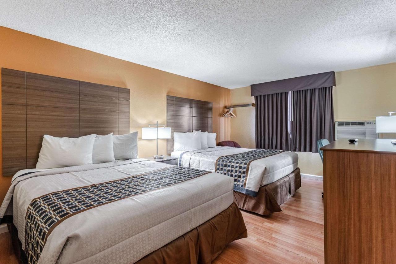 Rodeway Inn Фармингтън Екстериор снимка